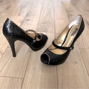 Women’s Hale Bob Black Embossed snake print peep toe high heels size 7.5